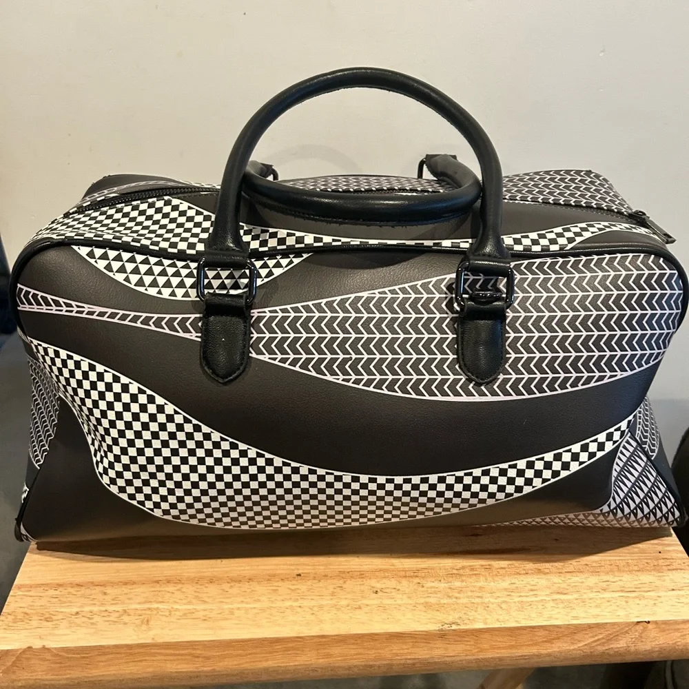 Hawaii Finest (Hi Finest) Tribal Pattern Duffle Carry on Travel Bag